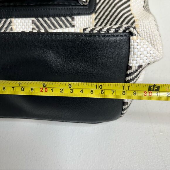 Sakroots Metro Woven Top Zip Tote Shoulder Bag Black White Owl Critter Keychain - Picture 10 of 14